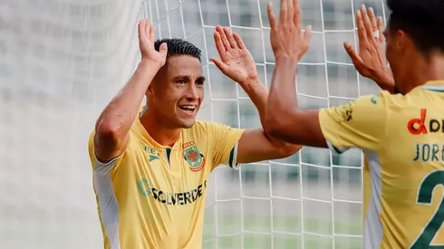 Juan Delgado acumula experiencia en la UEFA Conference League, en su reaparición en el fútbol europeo