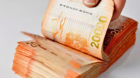 Dentro de los requisitos está ser trabajador dependiente con contrato suscrito al Código del Trabajo.