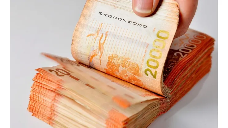 Dentro de los requisitos está ser trabajador dependiente con contrato suscrito al Código del Trabajo.