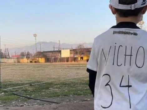 Niño que hizo camiseta de Pizarro a mano recibe la de su ídolo
