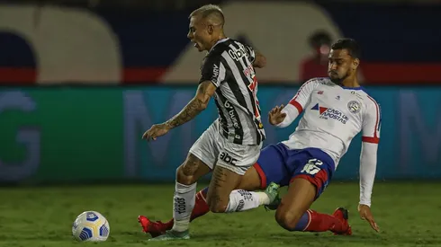 Vargas anotó otra vez y sigue encendido en el Mineiro