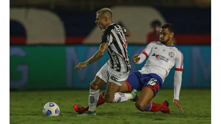 Vargas anotó otra vez y sigue encendido en el Mineiro