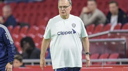 Marcelo Bielsa no tuvo buen miércoles: dos derrotas contra Ajax en amistosos.