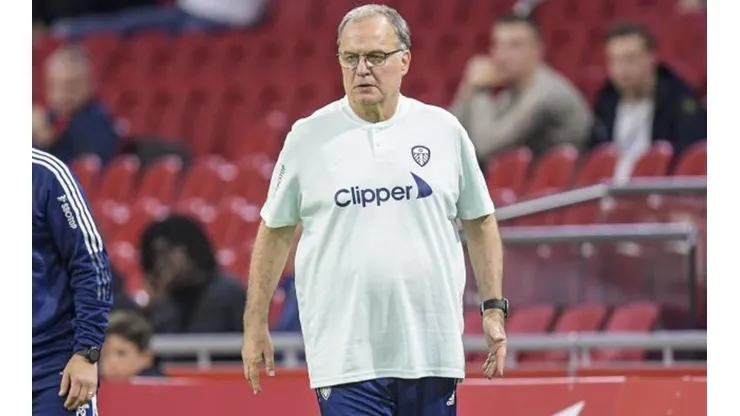 Marcelo Bielsa no tuvo buen miércoles: dos derrotas contra Ajax en amistosos.
