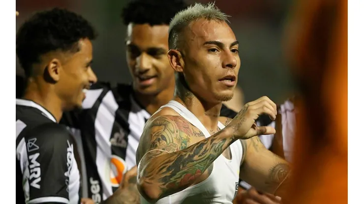 Gol de Eduardo Vargas clasificó a Atlético Mineiro en Brasil.