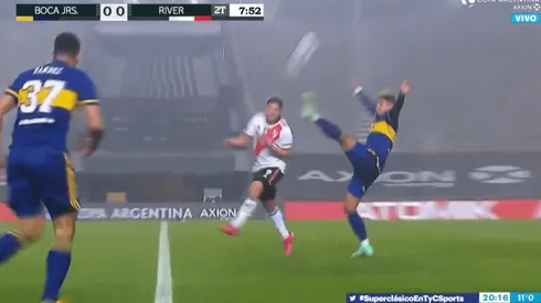 Planchazo de Marcos Rojo en el Boca-River.