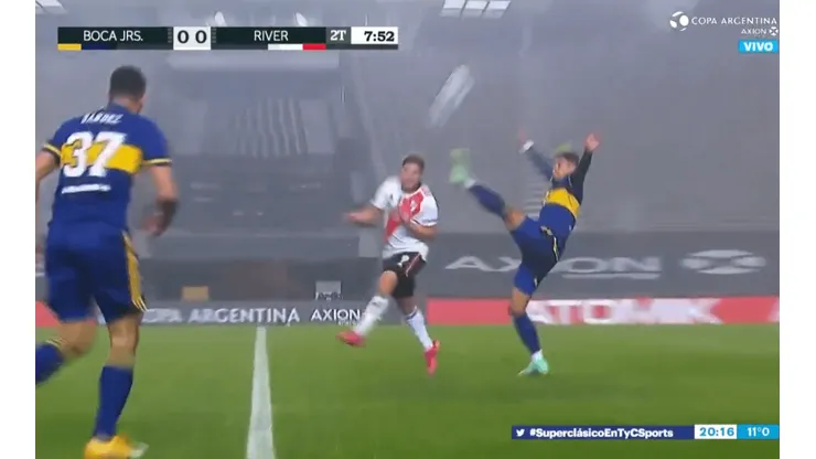 Planchazo de Marcos Rojo en el Boca-River.