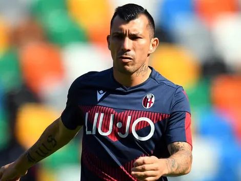 Medel convocado para enfrentar al Liverpool pese a incierto futuro