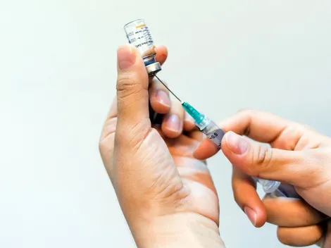 Sinovac, AstraZeneca y Pfizer son efectivas para evitar hospitalizaciones y muertes