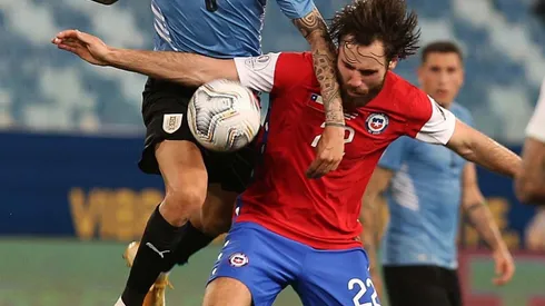 Brereton explica por qué mueve las manos y refuta teoría que no le dan pases en la Roja.