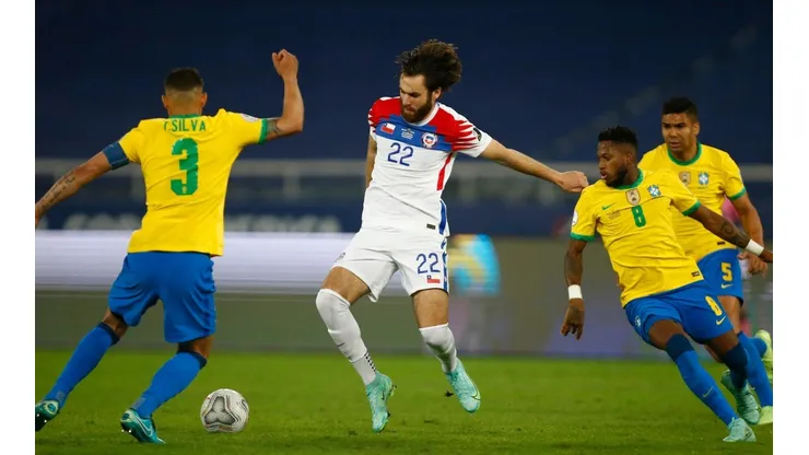 Chile se enfrentará a Brasil en el primer partido de la triple fecha