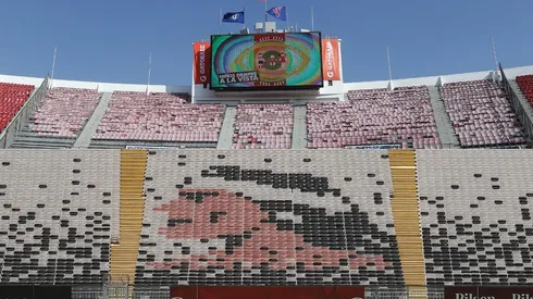 Los hinchas de Colo Colo y Universidad de Chile cumplirán un año y medio sin asistir a los estadios del fútbol nacional