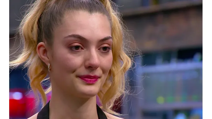 Tutú Vidaurre presentándose ante el jurado de Masterchef Celebrity con lágrimas en los ojos.