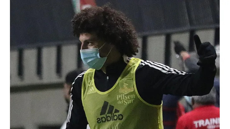 Maximiliano Falcón sigue en Colo Colo y quiere pelear por la titularidad.