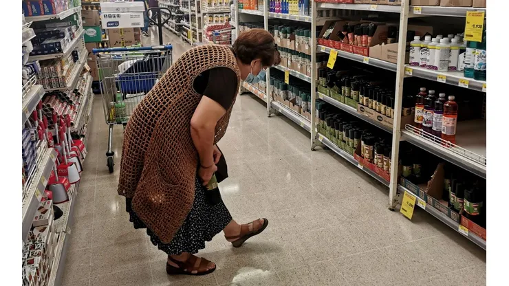 Supermercados han extendido horarios según toque de queda. Foto: Agencia Uno.