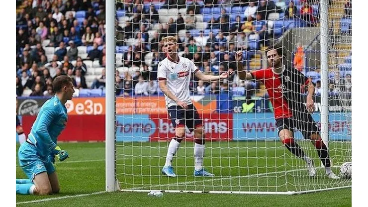 Ben Brereton festeja en español sus dos goles contra Bolton en el amistoso del Blackburn Rovers.
