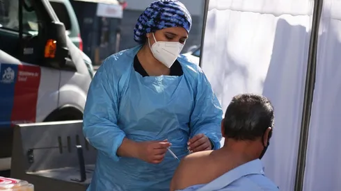 No habrá vacunación de primeras dosis esta semana. Foto: Agencia Uno.