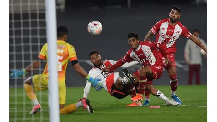 Paulo Díaz se ha afianzado en la titularidad, pero podría tener descanso ante Huracán.