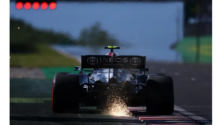 Hamilton consiguió el mejor tiempo en la clasificación y largará desde el primer lugar de la grilla.