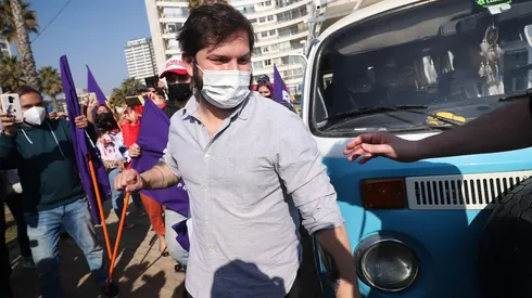 Gabriel Boric fue increpado en visita al penal Santiago 1