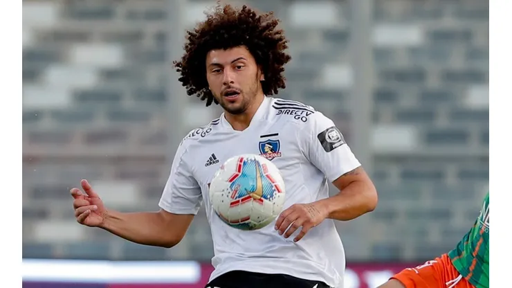 Maximiliano Falcón perdió la titularidad en Colo Colo y el fútbol uruguayo le abre las puertas a su regreso