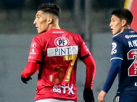 Mathías Pinto reacciona con rabia y risa por su peculiar camiseta