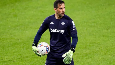 Bravo luchará por ser titular en esta nueva temporada junto al Betis.