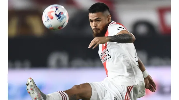 Paulo Díaz fue titular en River Plate contra Lanús: prensa argentina le pone buenas y malas.