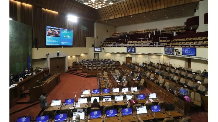 El presidente de la Comisión de Constitución, Marcos Ilabaca (PS), confirmó la fecha en que se discutirán los siete proyectos presentados.