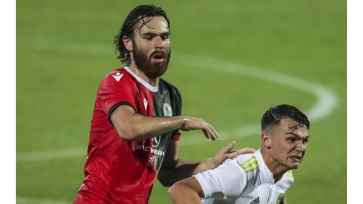 Brereton contra el Leeds de Marcelo Bielsa en duelo amistoso.