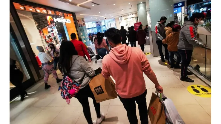 Los malls nuevamente abrieron, pero las compras online ya se instalaron en el país.