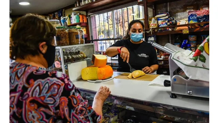 Los negocios han tenido que ingeniárselas para no cerrar durante esta pandemia.