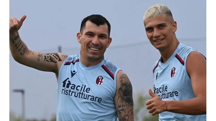 Medel en el entrenamiento de pretemporada del Bologna