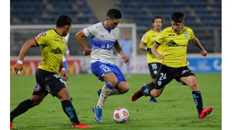 El formado en la UC respaldó el trabajo de sus colegas y criticó la dureza con que los medios apuntan a los clubes y jugadores.