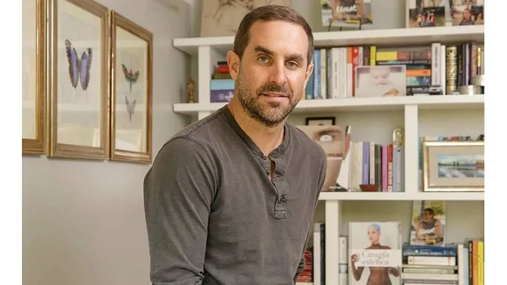El doctor Cristian Arriagada acompañó hasta las últimas instancias a Javiera Suárez y luego ha mantenido viva su imagen.
