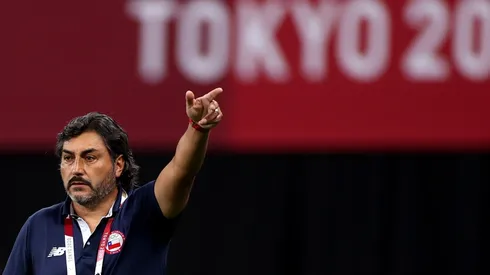 José Letelier tiene garantizada su continuidad como seleccionador chileno femenino