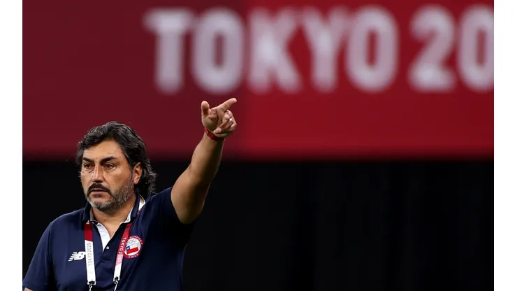 José Letelier tiene garantizada su continuidad como seleccionador chileno femenino