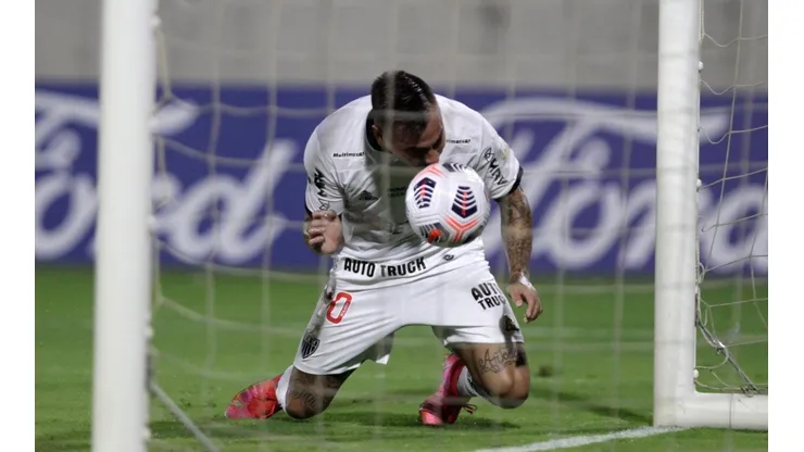 El delantero ya puede entrenar con sus compañeros.