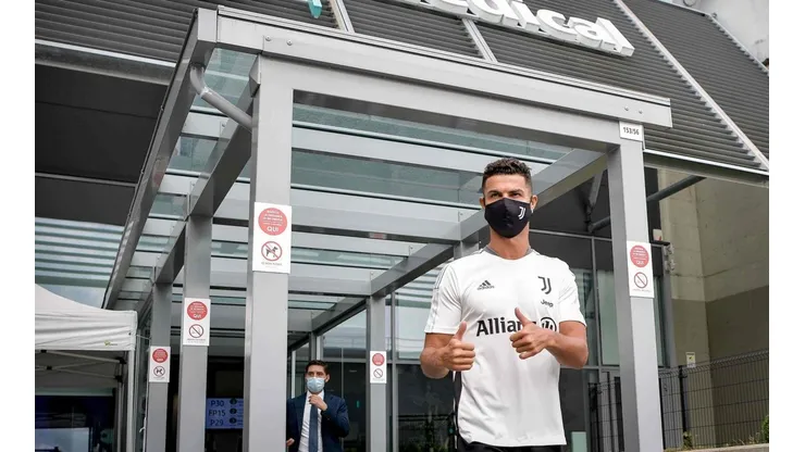 Cristiano Ronaldo se reportó a la pretemporada bianconera.