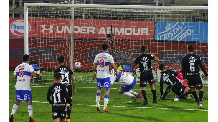 La Católica volvió a la cima de la tabla tras vencer al Capo de Provincia.