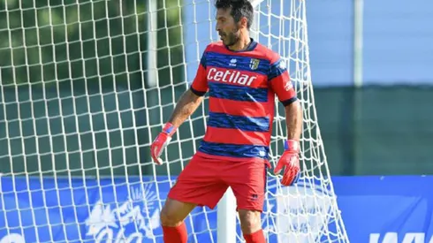 Buffon volvió a jugar por el Parma hace tres días