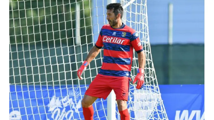 Buffon volvió a jugar por el Parma hace tres días