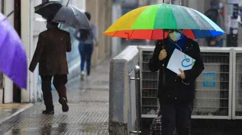 Vuelven las lluvias a la capital. Foto: Agencia Uno.