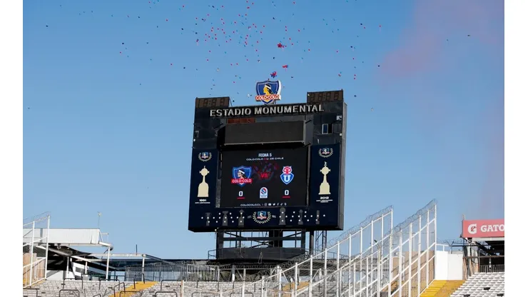 La seguridad del estadio Monumental fue vulnerada.