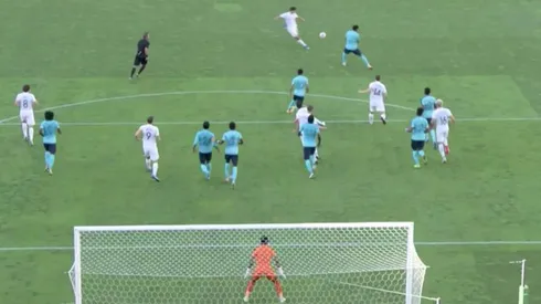 Golazo de media distancia de Nueva Zelanda