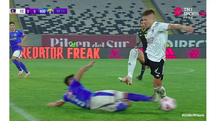 El chuletón de Osvaldo Bosso sobre Leonardo Gil que le costó la tarjeta roja.