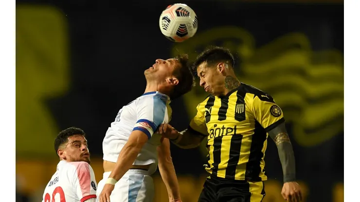 Peñarol avanzó a cuartos de la Sudamericana.