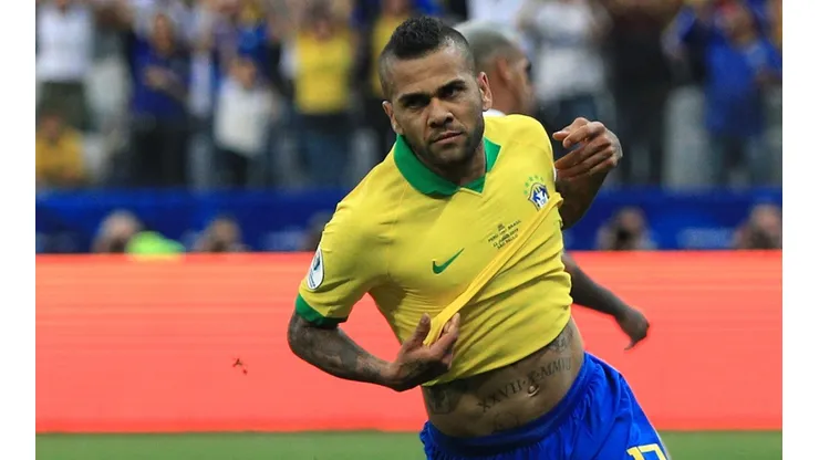 Dani Alves es el futbolista más ganador de la historia.
