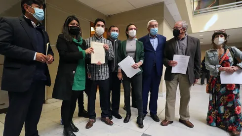 Diputados presentan acusación constitucional contra Ministro Figueroa