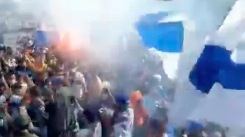 Hinchas llegaron a despedir al plantel de la UC antes del viaje a Brasil